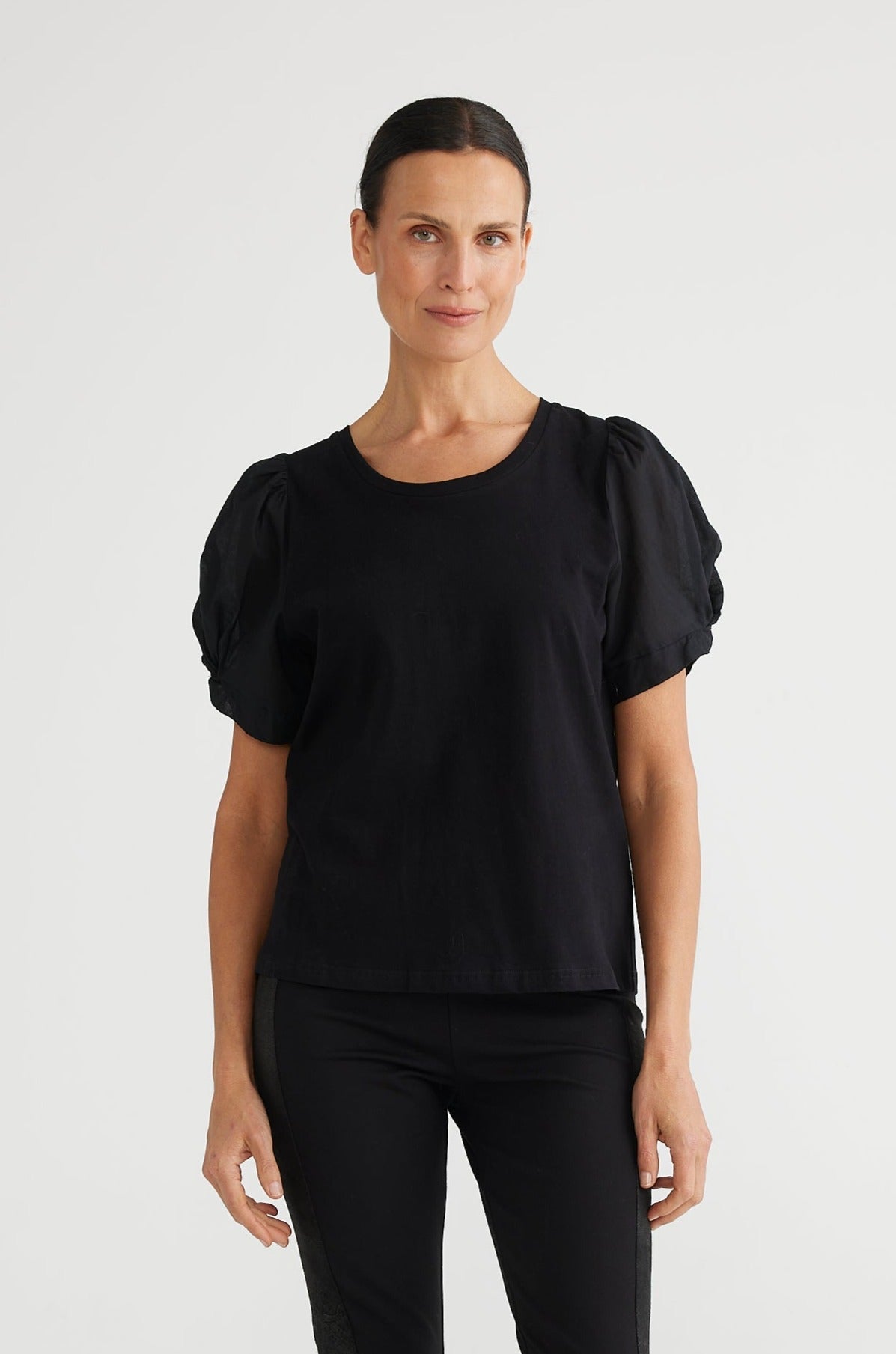 Brave + True Abigail Tee | Black