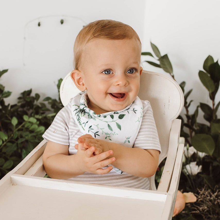 SNUGGLE HUNNY ENCHANTED DRIBBLE BIB