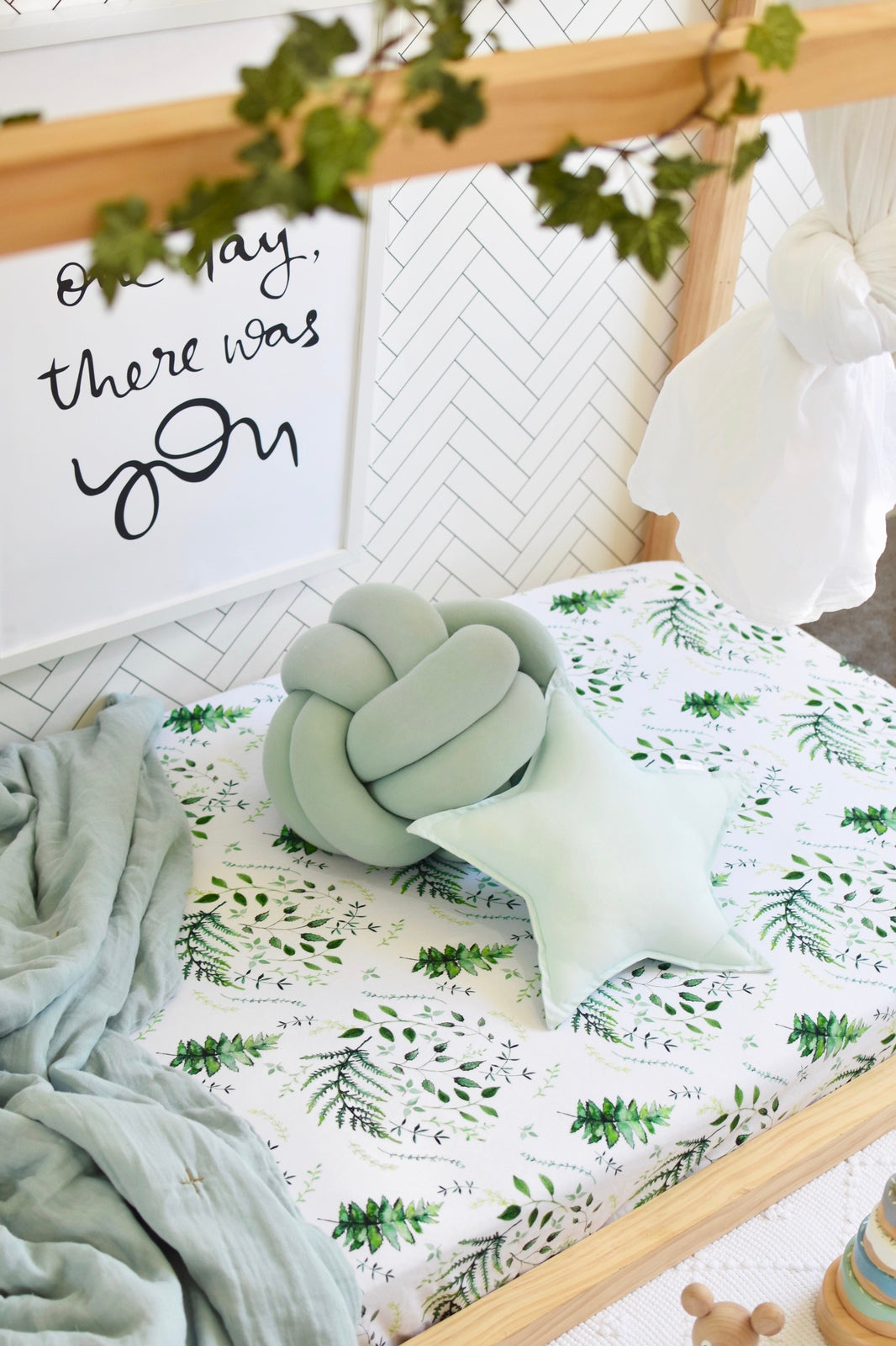 SNUGGLE HUNNY ENCHANTED FITTED COT SHEET