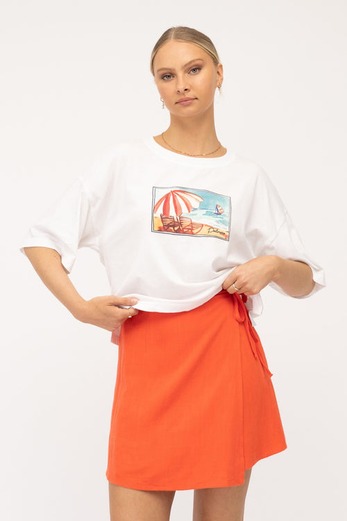 BY THE BEACH - GRAPHIC TEE | PAPERHEART