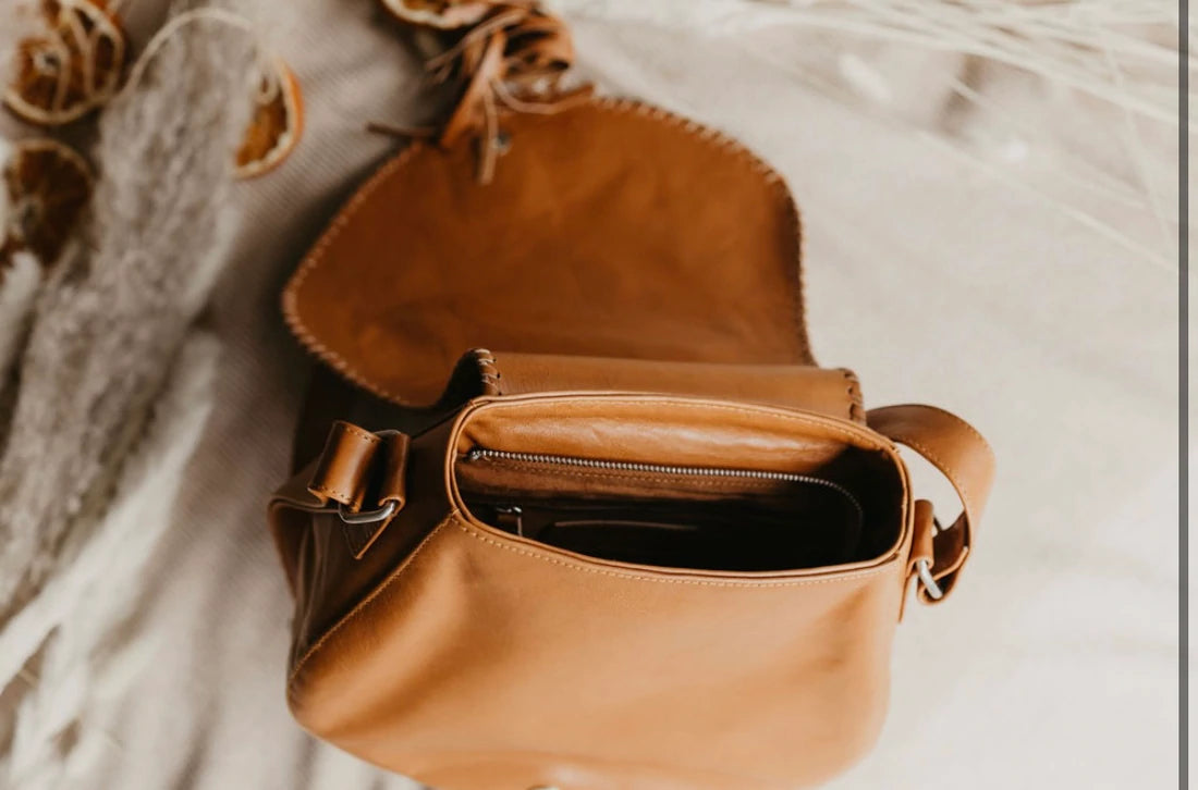 GRACIE AND CLAIRE THE LABEL - SHOULDER BAG - TAN